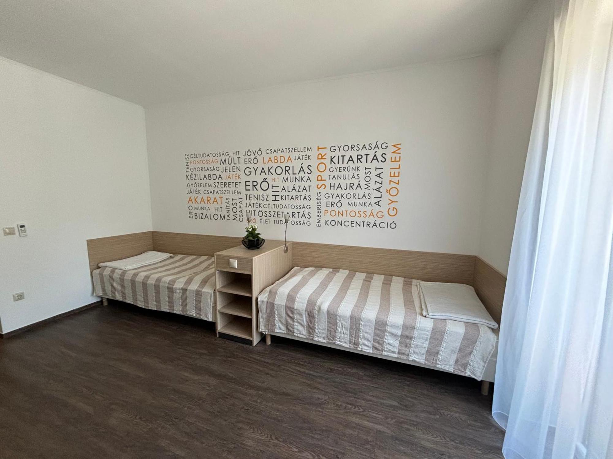 Skc Siofok Aparthotel Bagian luar foto