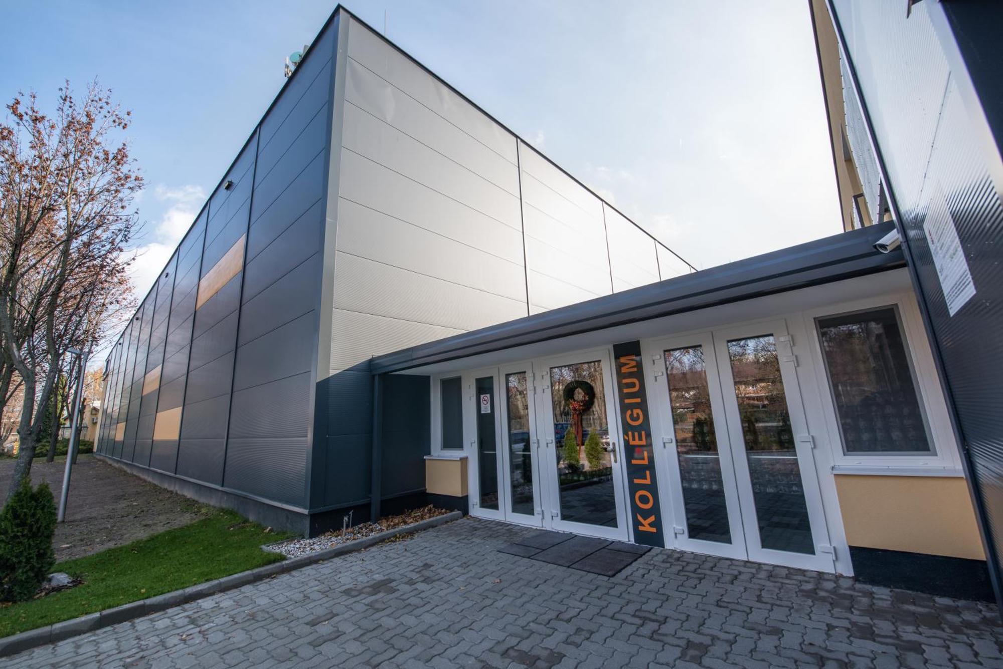 Skc Siofok Aparthotel Bagian luar foto
